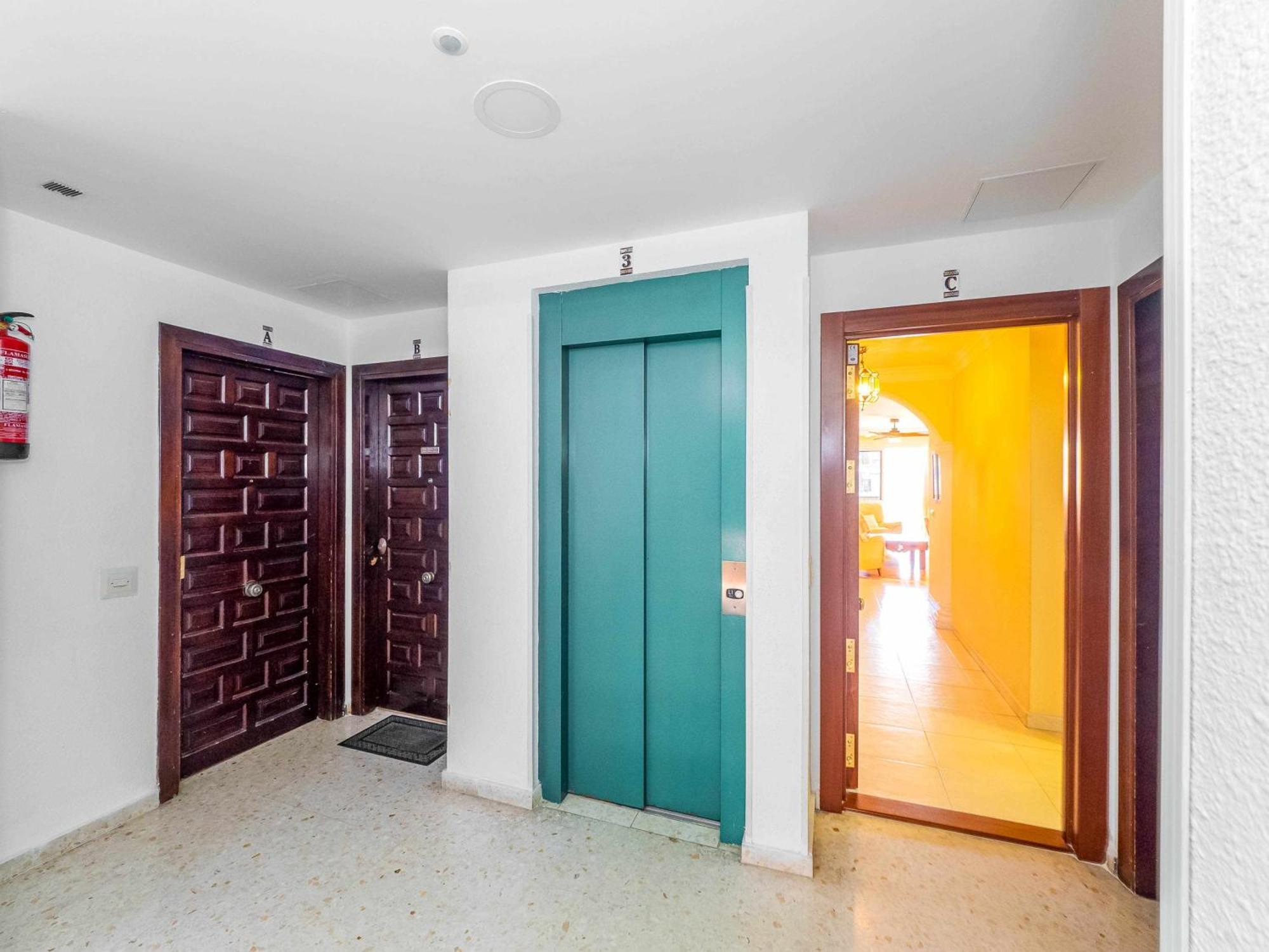 Centrico Apartamento Con Terraza En La Playa 린콘데라빅토리아 외부 사진